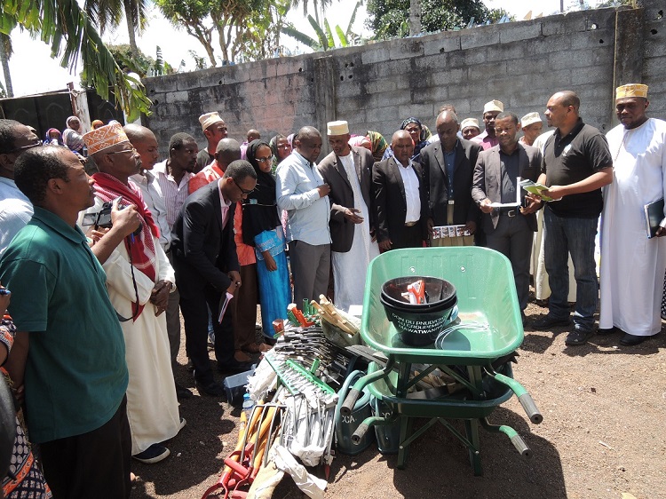 image Agriculture  Le Pnud octroie du matériel agricole à des paysans